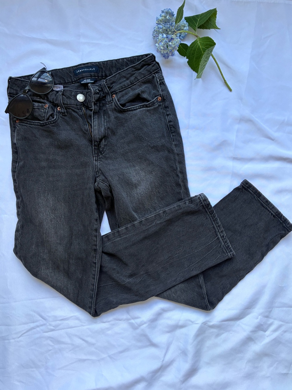 Aeropostale Black Wash Mid Rise Ankle Straight Jeans